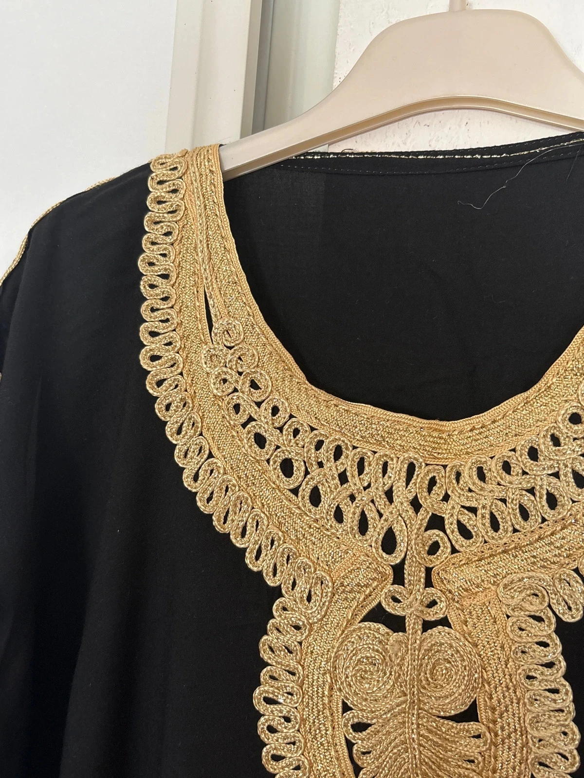 Djellaba negro y dorado talla S – photo 3
